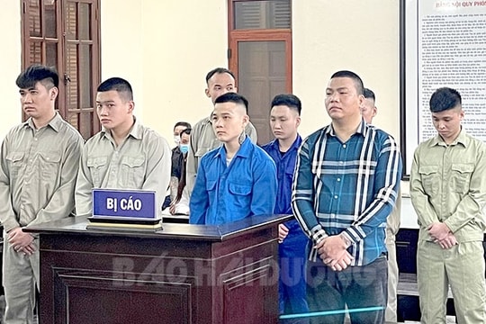 Trả giá đắt sau khi hát karaoke